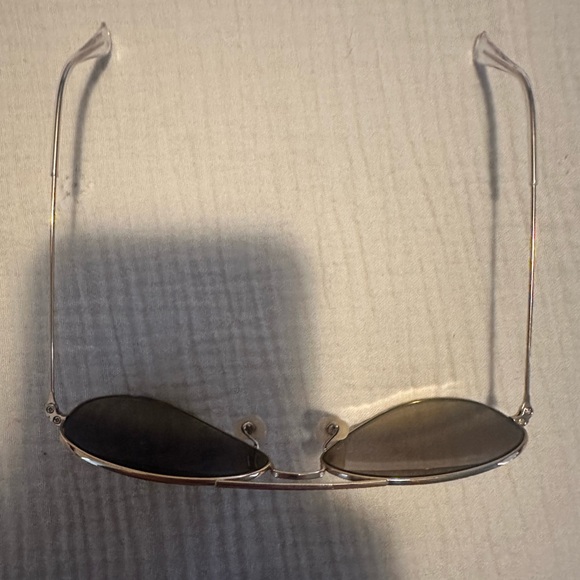 Ray Ban Gold aviators - Picture 2 of 5